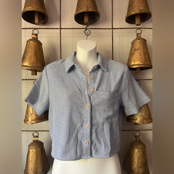 Women’s cropped collar button down - Picture 1 of 5